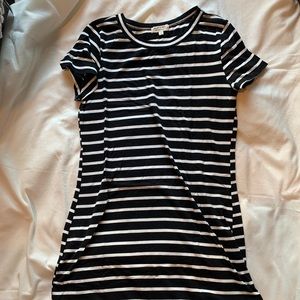 🌸 2 for 25 🌸 Heart & Hips T-Shirt Dress